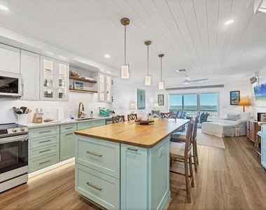 290 Gulf Boulevard - Photo Thumbnail 14