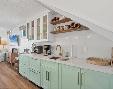 290 Gulf Boulevard - Photo Thumbnail 16