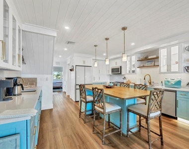 290 Gulf Boulevard - Photo Thumbnail 12