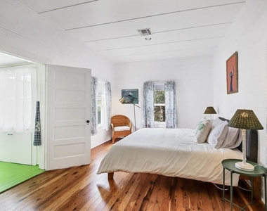 241 Gilchrist Avenue - Photo Thumbnail 12