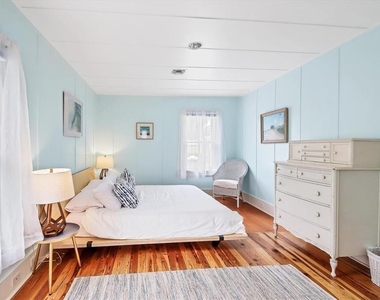 241 Gilchrist Avenue - Photo Thumbnail 13
