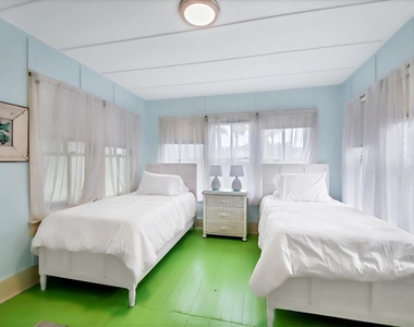 241 Gilchrist Avenue - Photo Thumbnail 14