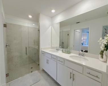 14221 Heritage Landing Boulevard - Photo Thumbnail 15