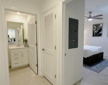 14221 Heritage Landing Boulevard - Photo Thumbnail 20