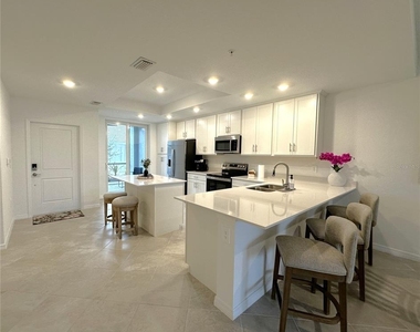 14221 Heritage Landing Boulevard - Photo Thumbnail 3