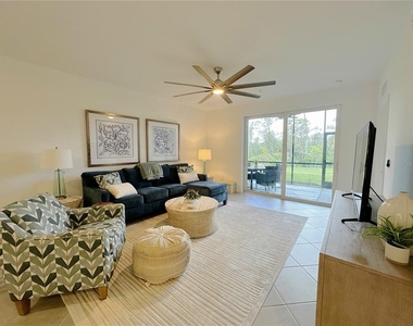 14221 Heritage Landing Boulevard - Photo Thumbnail 11