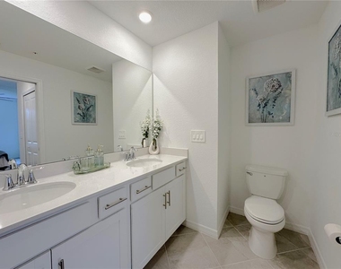 14221 Heritage Landing Boulevard - Photo Thumbnail 16