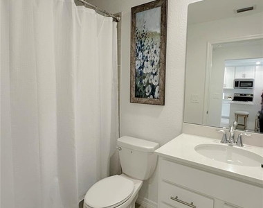 14221 Heritage Landing Boulevard - Photo Thumbnail 19