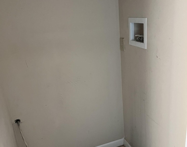 33 Vanderbilt Avenue - Photo Thumbnail 5