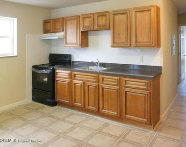 33 Vanderbilt Avenue - Photo Thumbnail 1