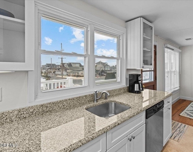 51 3rd Avenue - Photo Thumbnail 6