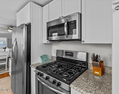 51 3rd Avenue - Photo Thumbnail 4