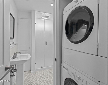 51 3rd Avenue - Photo Thumbnail 16