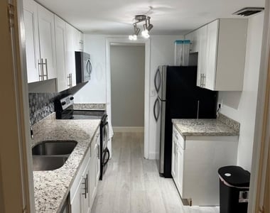 4174 Inverrary Drive - Photo Thumbnail 6