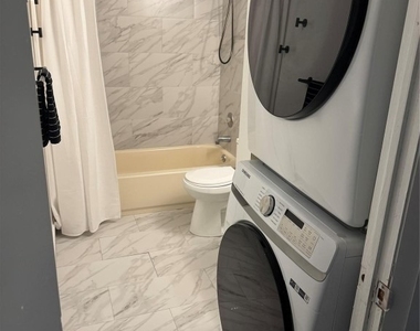 4174 Inverrary Drive - Photo Thumbnail 14