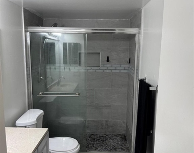 4174 Inverrary Drive - Photo Thumbnail 10