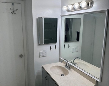 4174 Inverrary Drive - Photo Thumbnail 13