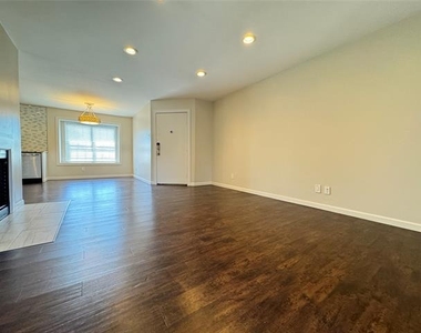 12480 Abrams Road - Photo Thumbnail 9