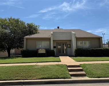 12480 Abrams Road - Photo Thumbnail 5