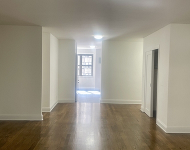 400 East 89th Street - Photo Thumbnail 1