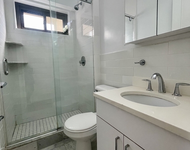 400 East 89th Street - Photo Thumbnail 11