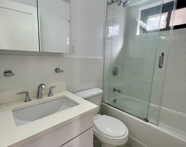 400 East 89th Street - Photo Thumbnail 10