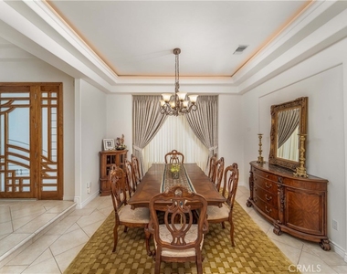 5206 Topeka Drive - Photo Thumbnail 16