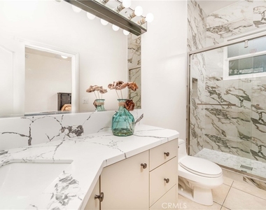 5206 Topeka Drive - Photo Thumbnail 31