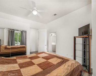 5206 Topeka Drive - Photo Thumbnail 32