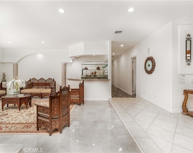5206 Topeka Drive - Photo Thumbnail 28