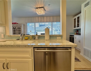 230 S Catalina - Photo Thumbnail 9