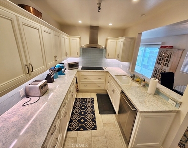 230 S Catalina - Photo Thumbnail 10