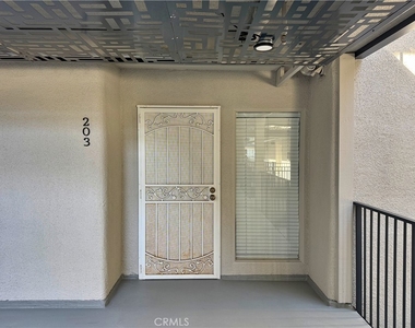 230 S Catalina - Photo Thumbnail 2