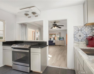 251 Avenida Del Mar - Photo Thumbnail 3