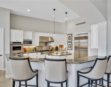 55380 Royal St George - Photo Thumbnail 12