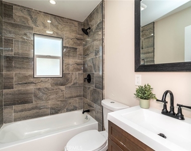 2241 Grand Ave - Photo Thumbnail 8
