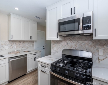 2241 Grand Ave - Photo Thumbnail 3
