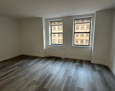 West 34th Street - Photo Thumbnail 2