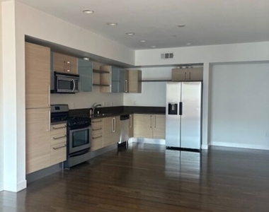 1234 Wilshire Boulevard - Photo Thumbnail 2