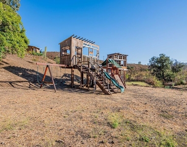 34136 Mulholland Highway - Photo Thumbnail 37