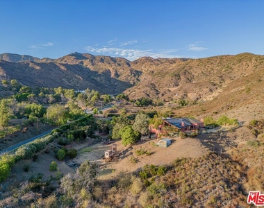 34136 Mulholland Highway - Photo Thumbnail 4