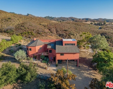 34136 Mulholland Highway - Photo Thumbnail 2