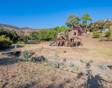 34136 Mulholland Highway - Photo Thumbnail 38