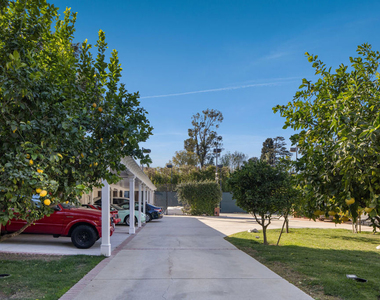 17503 Rancho Street - Photo Thumbnail 29