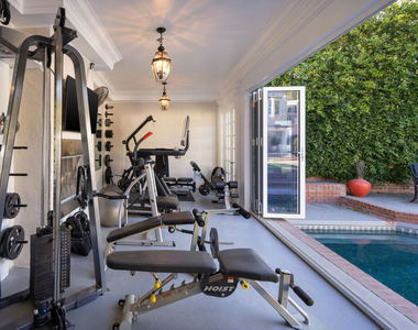 17503 Rancho Street - Photo Thumbnail 13