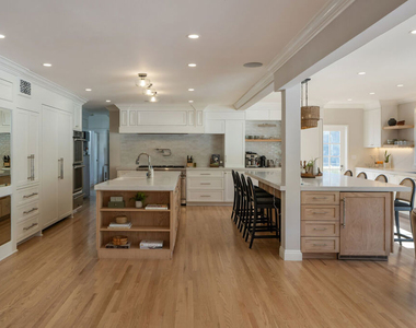 17503 Rancho Street - Photo Thumbnail 7