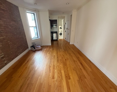 332 East 71st Street - Photo Thumbnail 3