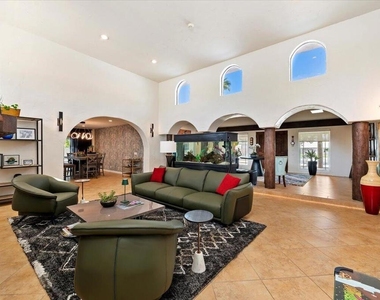 73191 Shadow Mountain Drive - Photo Thumbnail 9
