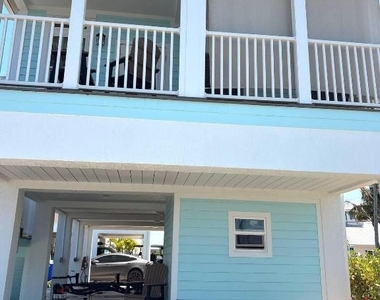453 Ne Indian River Drive - Photo Thumbnail 12