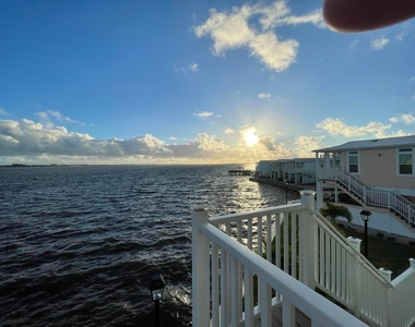 453 Ne Indian River Drive - Photo Thumbnail 21